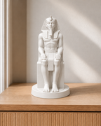 Pharao auf Thron – 01 weiss