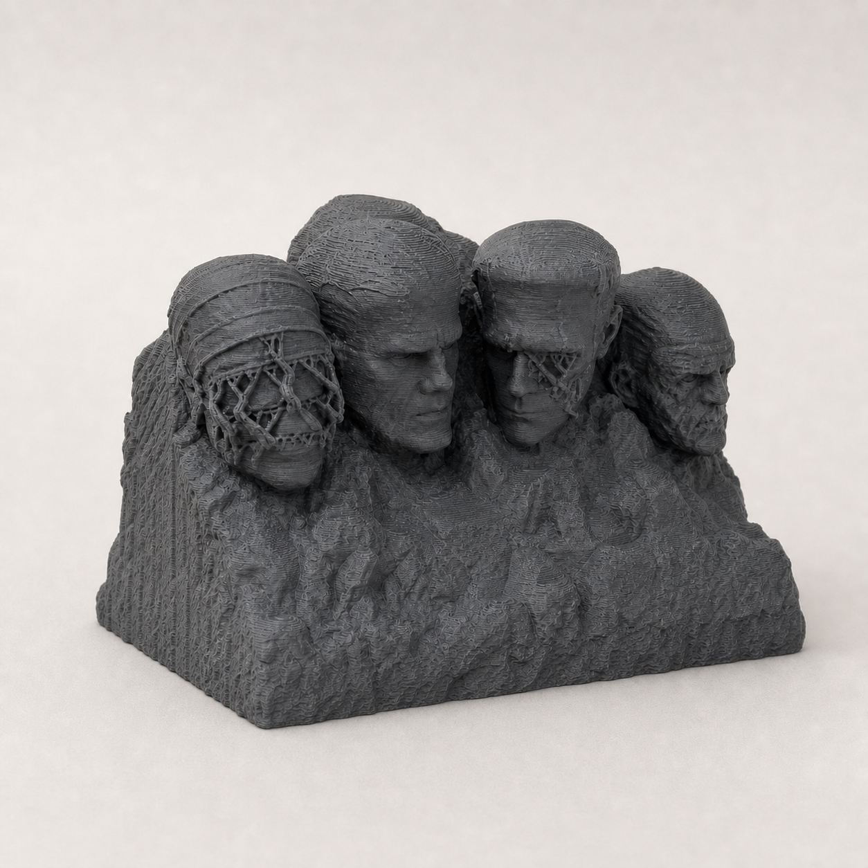 Monster Mt. Rushmore – Freistehende Horror-Skulptur FehnFactory