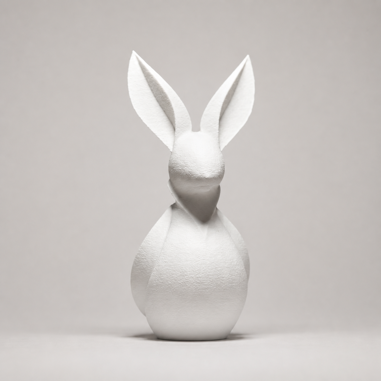 Moderne Hasenfigur – Minimalistische Skulptur FehnFactory