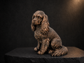 Cavalier King Charles Spaniel – sitzende Hundefigur mit langem Fell | Geschenk für Hundefans | Made in Germany Fehn-factory.de