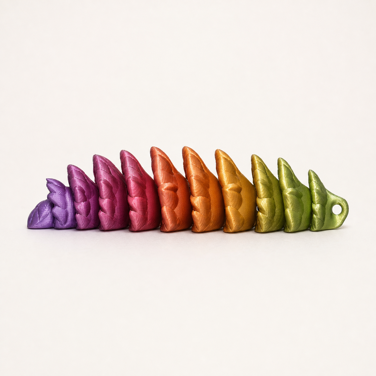 Eichhörnchen-Schwanz-Anhänger – beweglich, Silk Rainbow, 13 cm FehnFactory