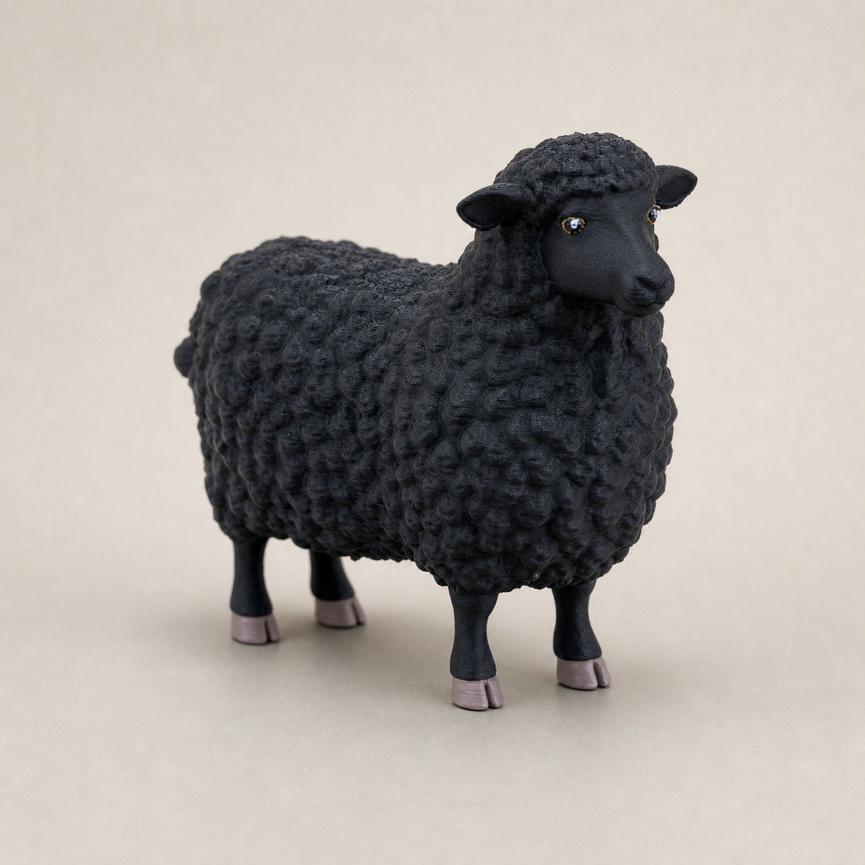 Midnight Fleece Sheep – schwarze Schaf-Skulptur FehnFactory