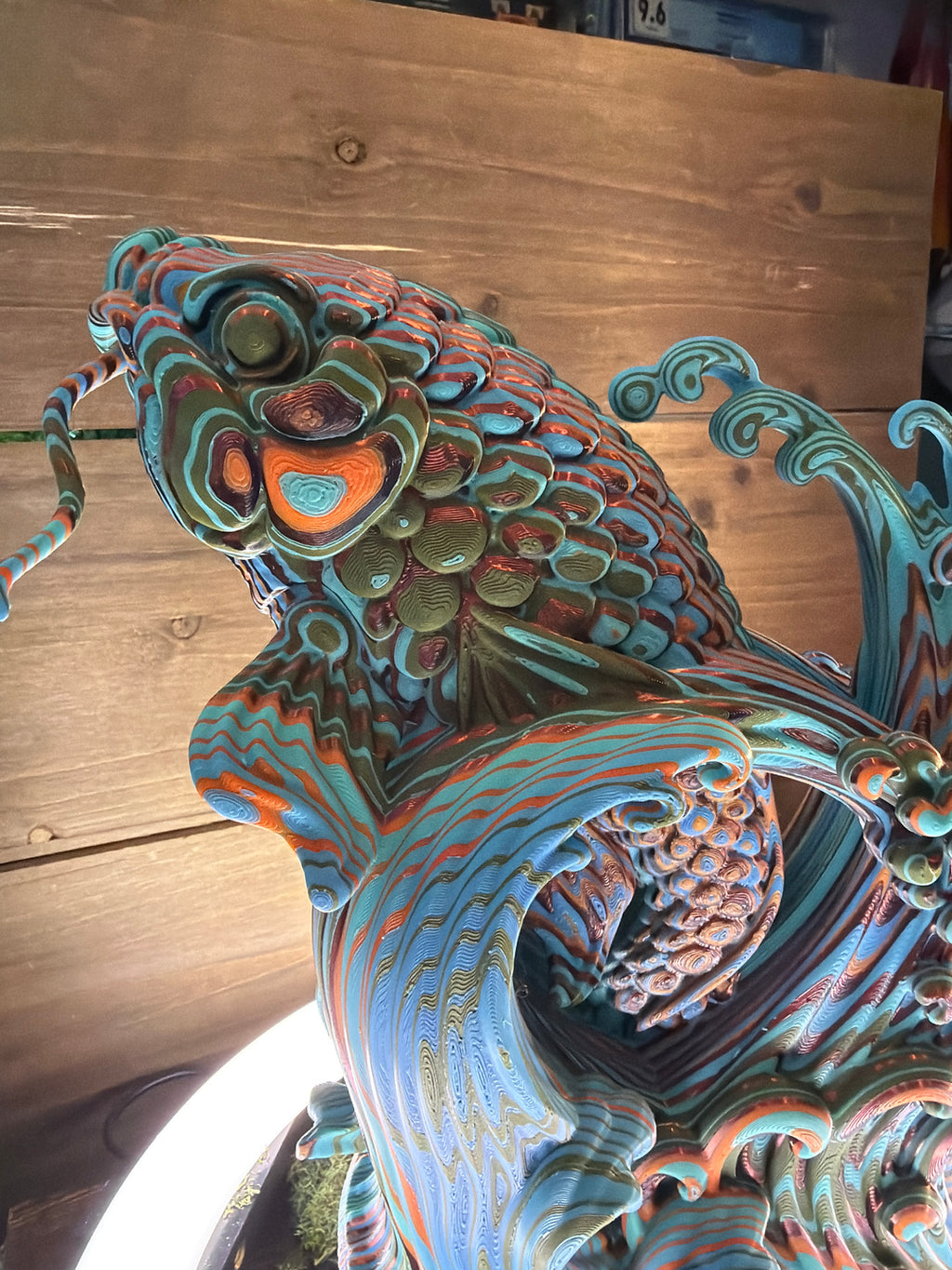 Freistehende Koi-Skulptur FehnFactory