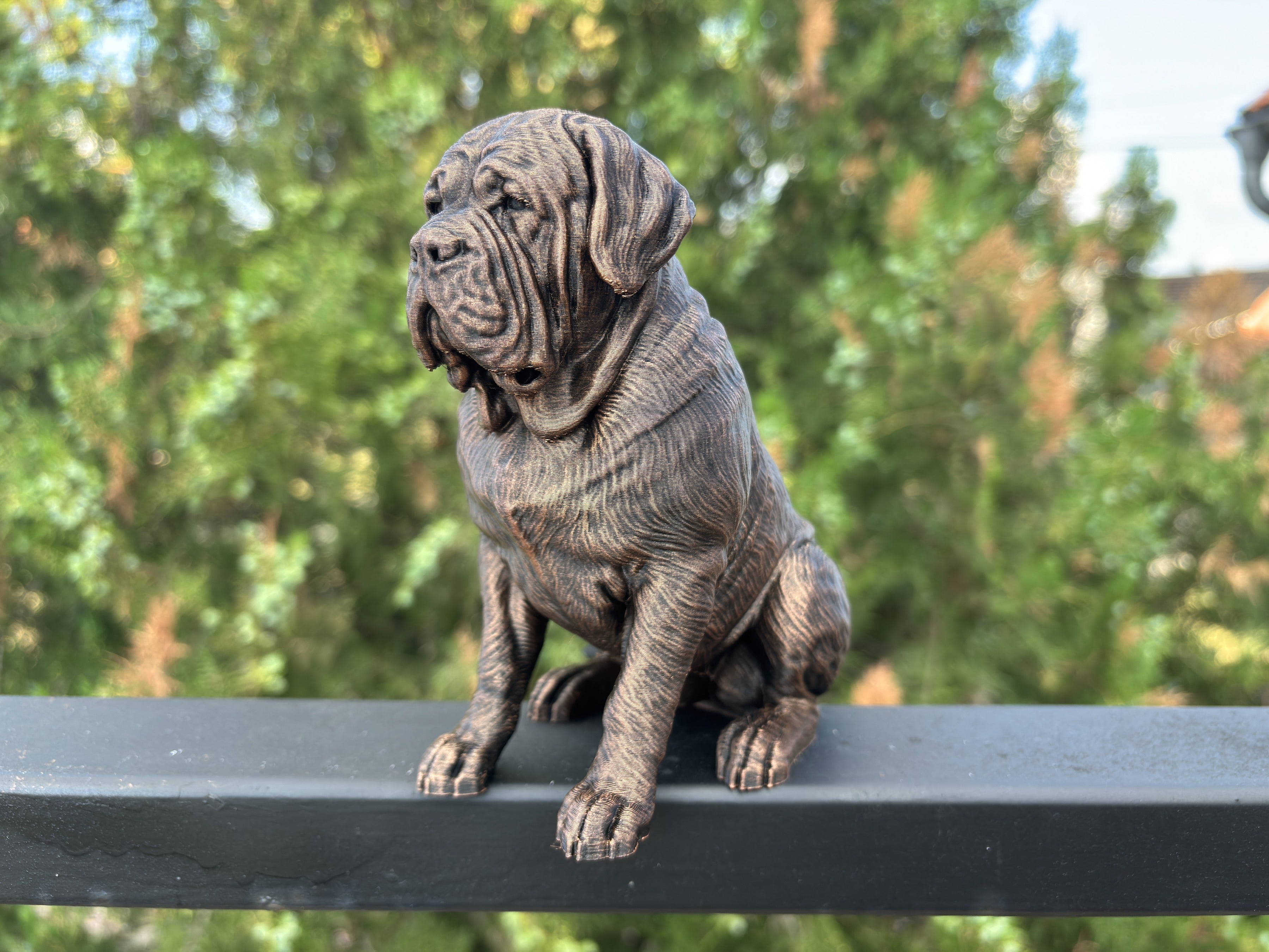 Mastiff – detailreiche sitzende Hundefigur | Geschenk für Molosser-Fans | Made in Germany Fehn-factory.de