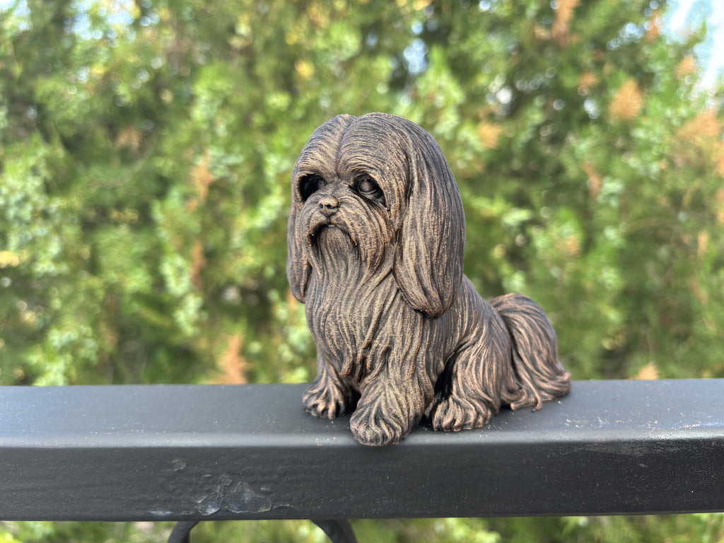 Malteser – detailreiche sitzende Hundefigur | Geschenk für Malteser-Fans | Made in Germany Fehn-factory.de