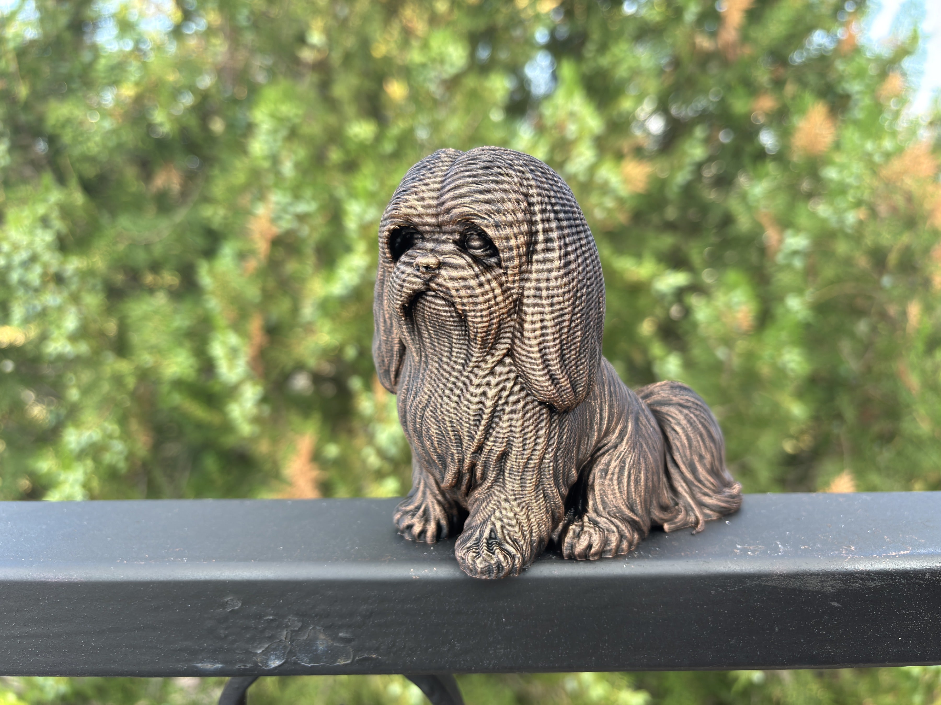 Malteser – detailreiche sitzende Hundefigur | Geschenk für Malteser-Fans | Made in Germany Fehn-factory.de