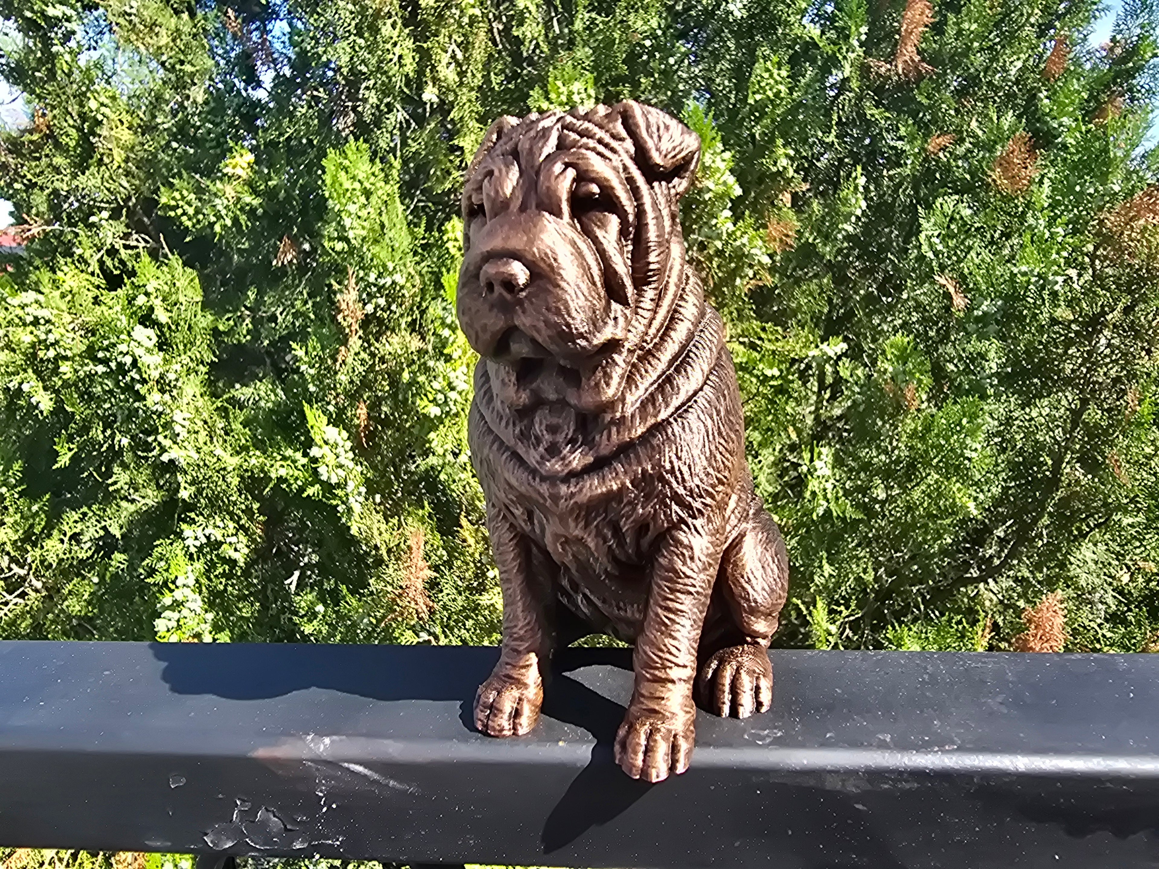 Shar-Pei-Hundefigur sitzend – markante Falten | Geschenk für Hundefans | Made in Germany Fehn-factory.de