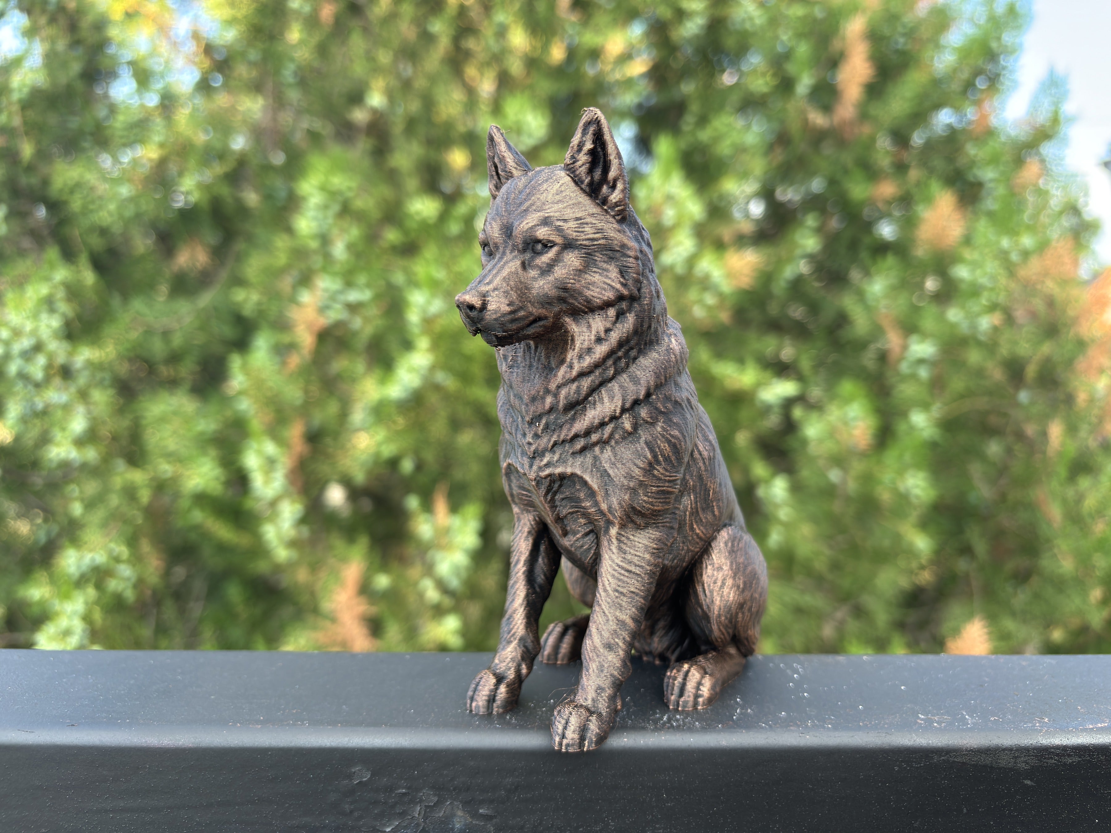 Husky – detailreiche sitzende Hundefigur | Geschenk für Husky-Fans | Made in Germany Fehn-factory.de