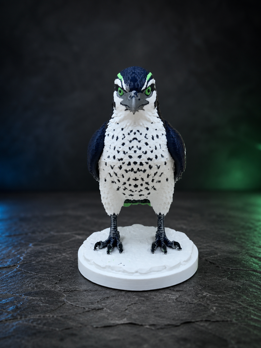 Seattle Sea Hawk – freistehende Greifvogel-Skulptur FehnFactory
