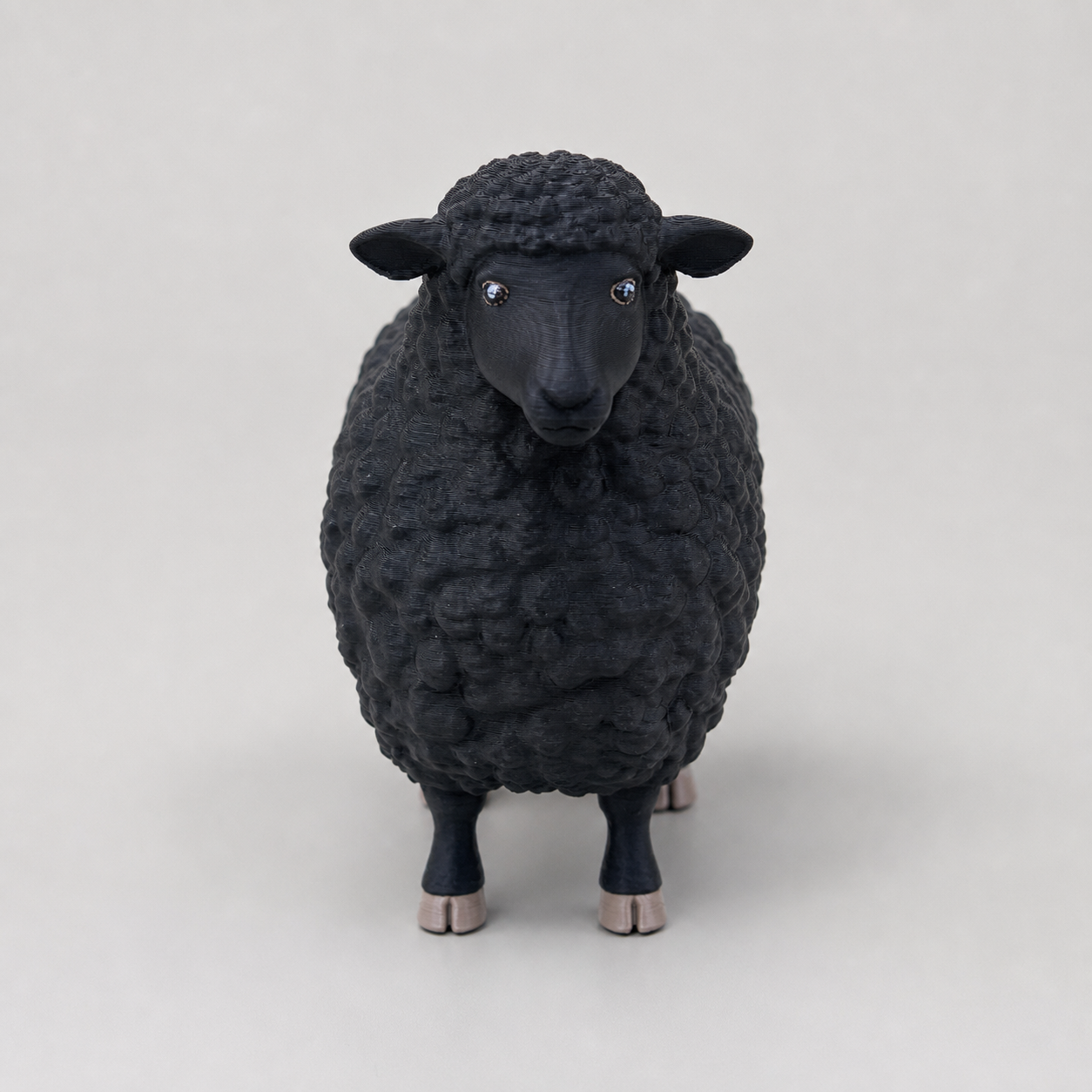Midnight Fleece Sheep – schwarze Schaf-Skulptur FehnFactory