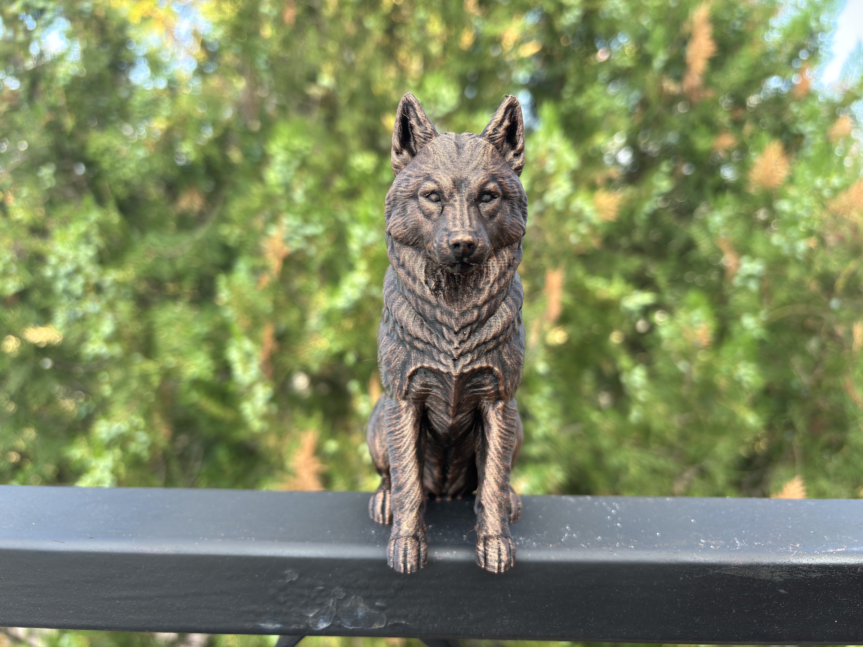 Husky – detailreiche sitzende Hundefigur | Geschenk für Husky-Fans | Made in Germany Fehn-factory.de