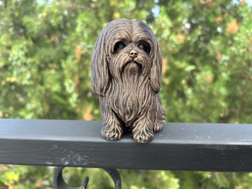 Malteser – detailreiche sitzende Hundefigur | Geschenk für Malteser-Fans | Made in Germany Fehn-factory.de