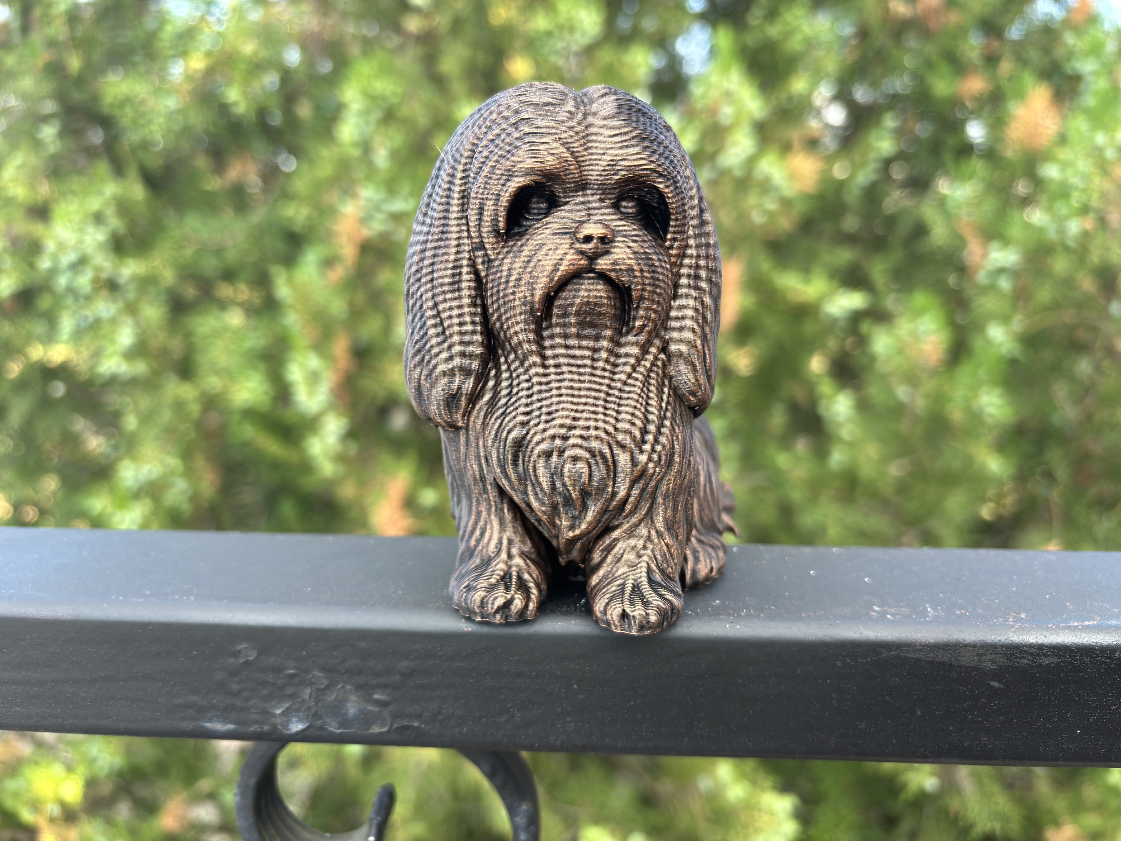 Malteser – detailreiche sitzende Hundefigur | Geschenk für Malteser-Fans | Made in Germany Fehn-factory.de