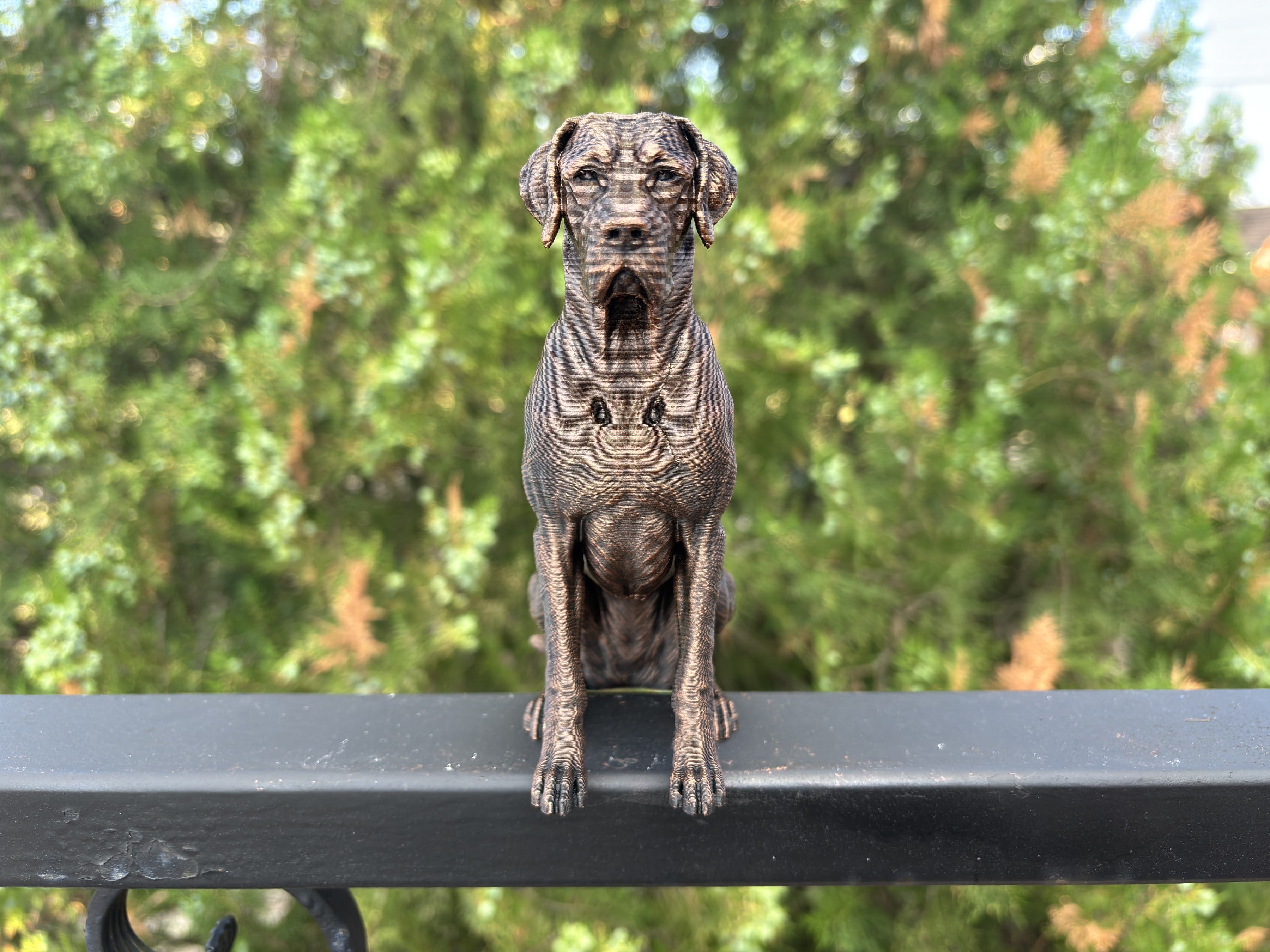 Deutsche Dogge (Great Dane) – detailreiche sitzende Hundefigur | Geschenk für Doggen-Fans | Made in Germany Fehn-factory.de