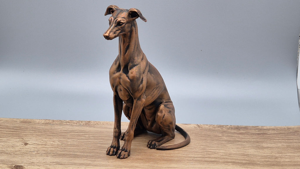 Greyhound Hundefigur / Realistic Greyhound Dog Figurine – Handbemalt & Detailliert Fehn-factory.de