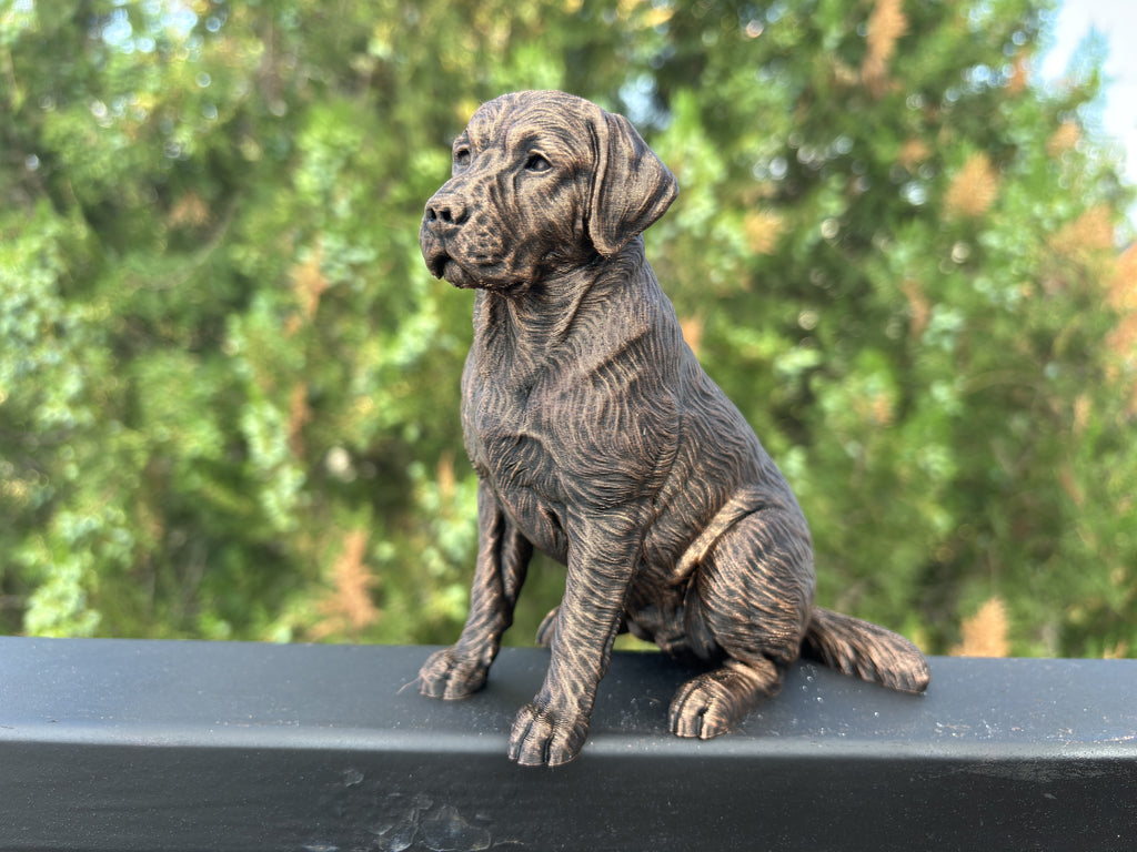 Labrador Retriever – detailreiche sitzende Hundefigur | Geschenk für Hundefans | Made in Germany Fehn-factory.de