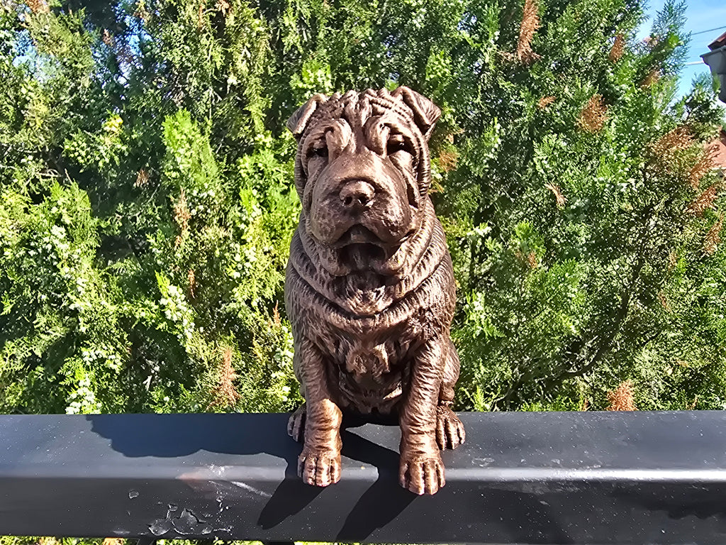 Shar-Pei-Hundefigur sitzend – markante Falten | Geschenk für Hundefans | Made in Germany Fehn-factory.de