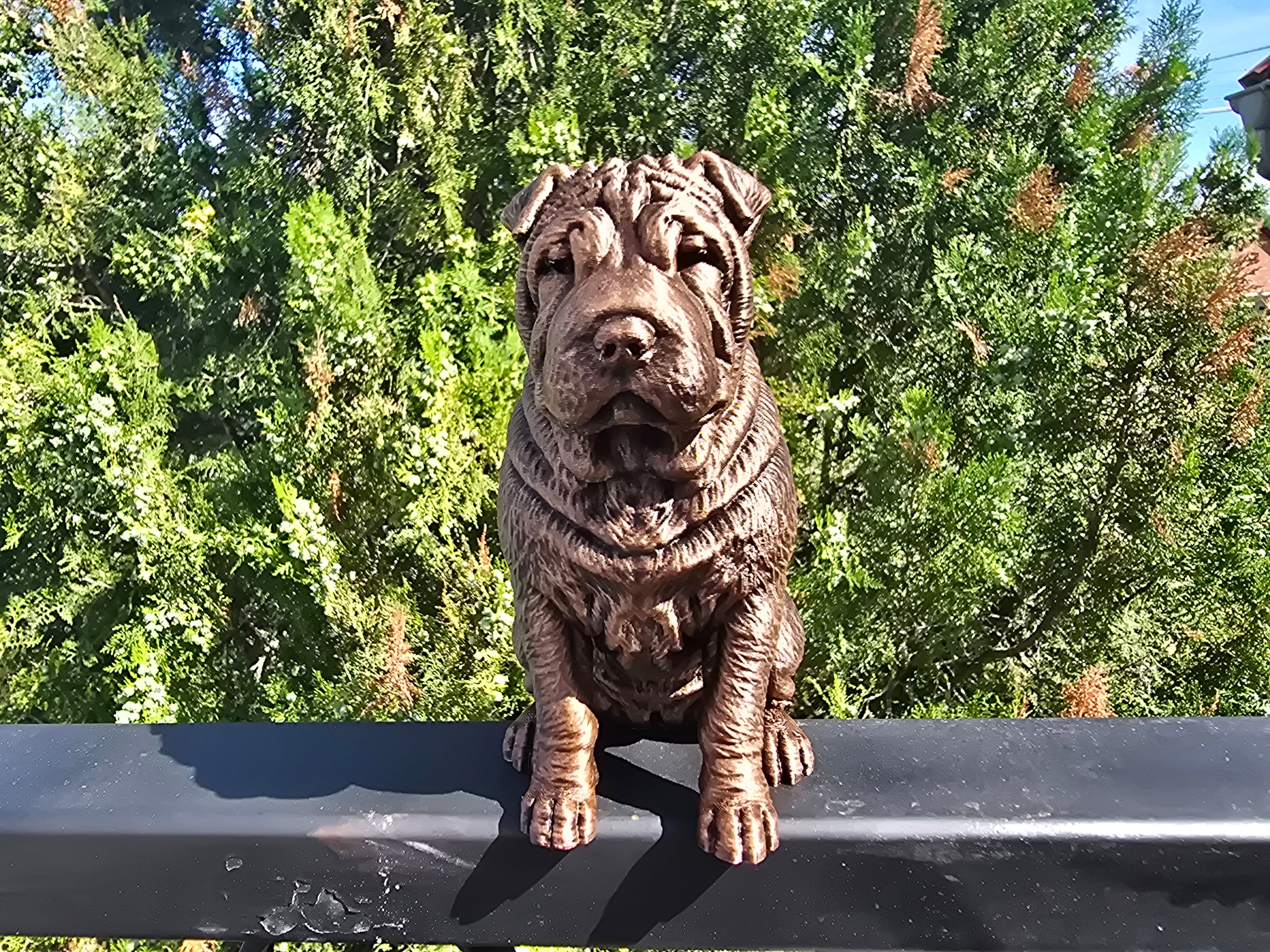 Shar-Pei-Hundefigur sitzend – markante Falten | Geschenk für Hundefans | Made in Germany Fehn-factory.de