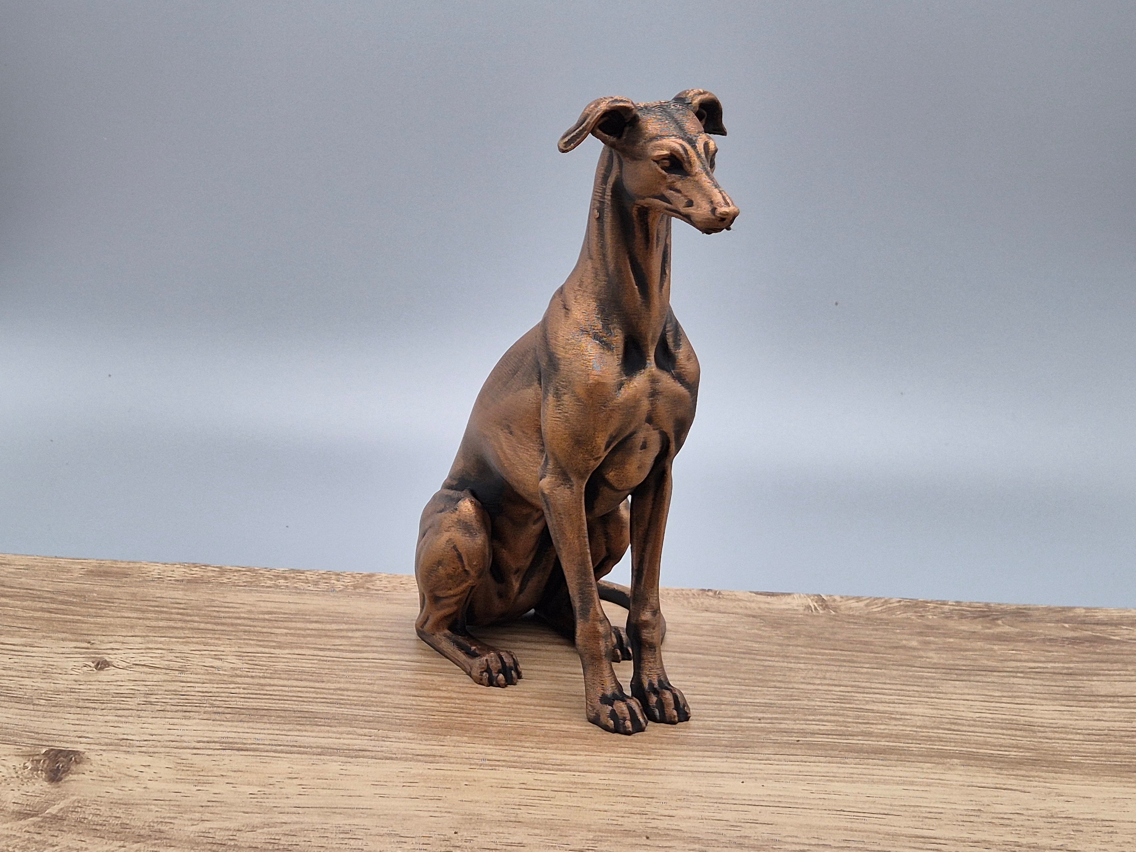 Greyhound Hundefigur / Realistic Greyhound Dog Figurine – Handbemalt & Detailliert Fehn-factory.de