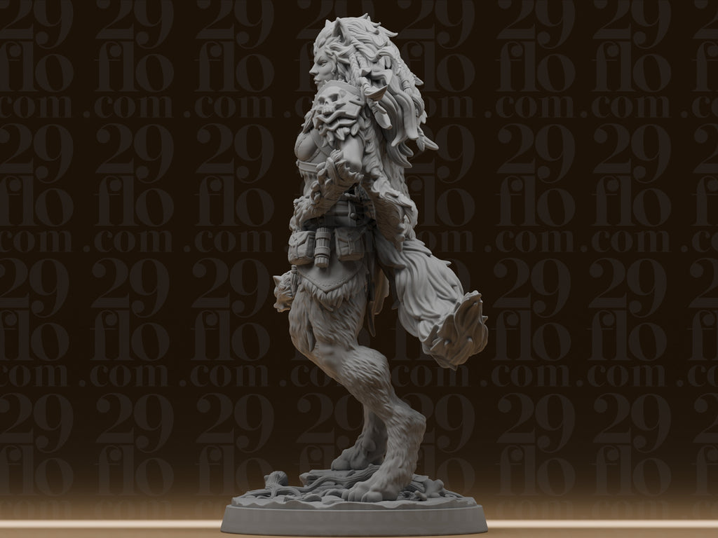 Wolfskriegerin mit Streitaxt – Fantasy-Skulptur FehnFactory
