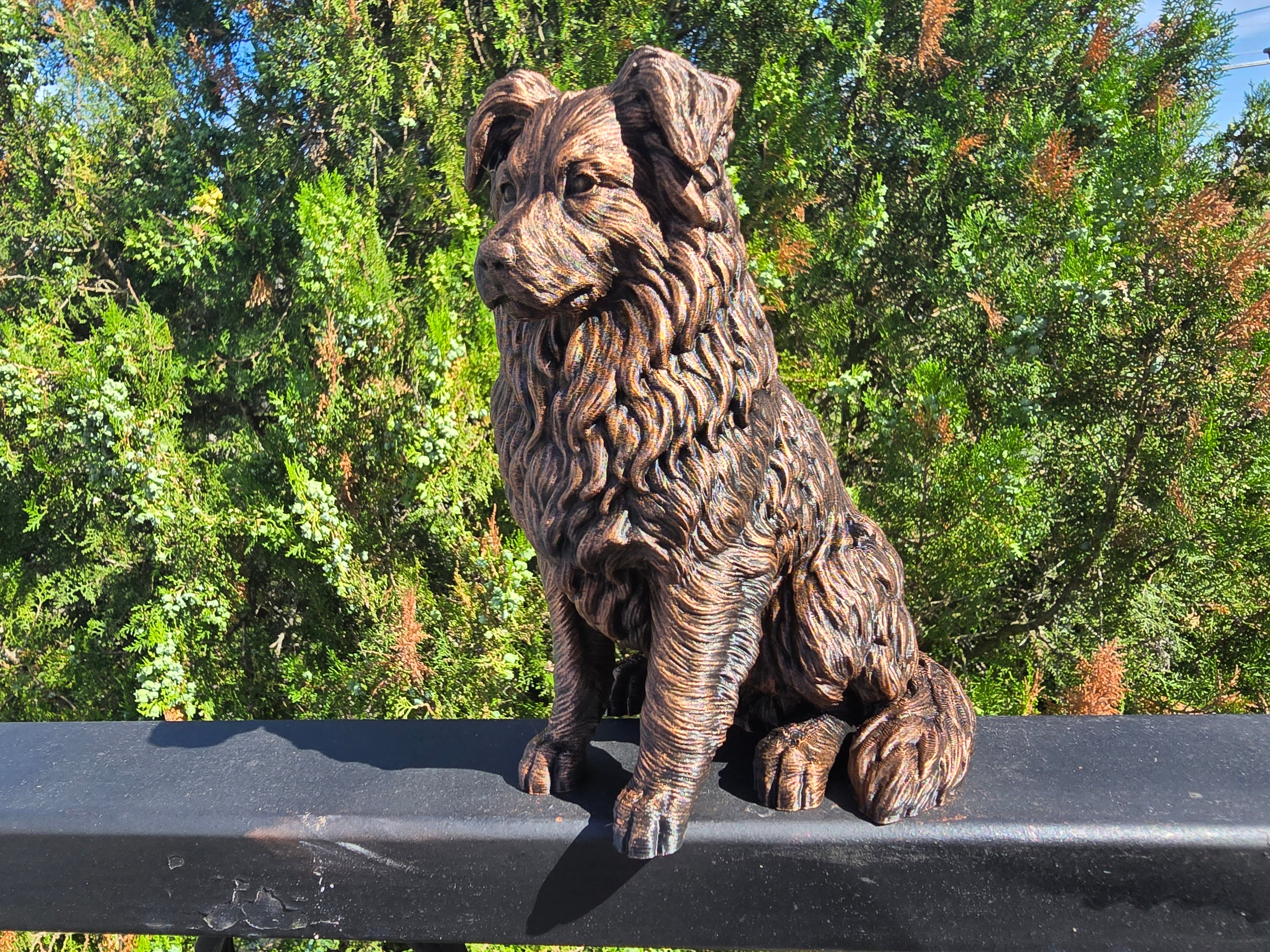 Australian Shepherd Hundefigur sitzend – Aussie-Deko für innen | Geschenk für Hundefans | Made in Germany Fehn-factory.de