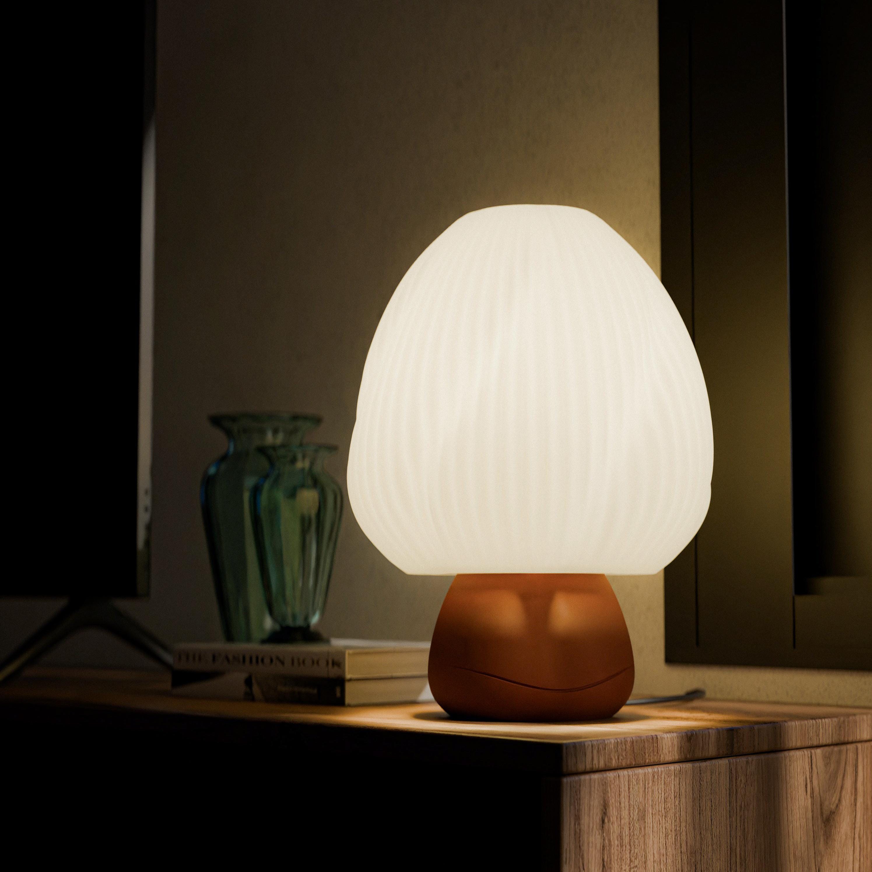 Terra Bloom – Moderne Tischlampe  mit Terrakotta-Basis. Verschiedene Farben  Wo Design und Natur auf sanftes Licht treffen. Fehn-factory.de