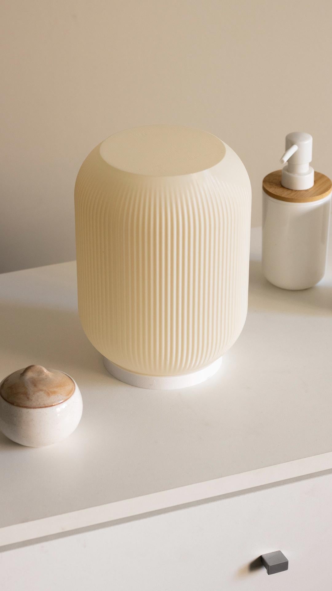 Sophie Designer Tischlampe  | E14 Fassung fest verbaut | Handgemacht | Modernes Wohnaccessoire Nachttischlampe Fehn-factory.de