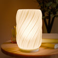 Lamp Ondula – Moderne  Tischlampe inkl. Schirm, Ständer & Fassung. Nachttischlampe. Freie Farbwahl Fehn-factory.de