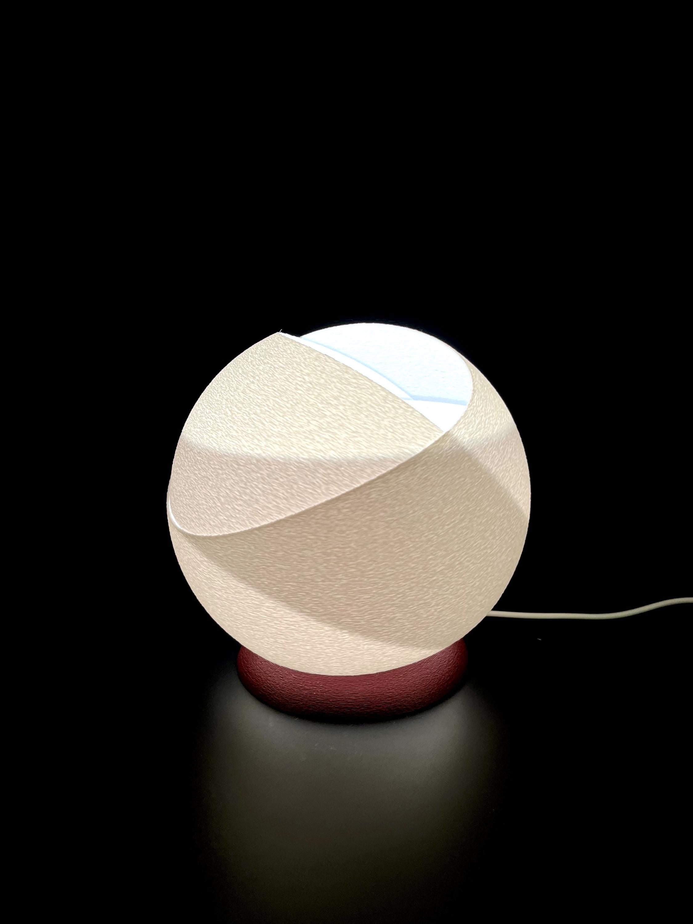 Snowball Tischlampe – Moderne Nachttischlampe mit 3D-gedrucktem Schneekugel-Look | Warmes Stimmungslicht, 16 cm Fehn-factory.de