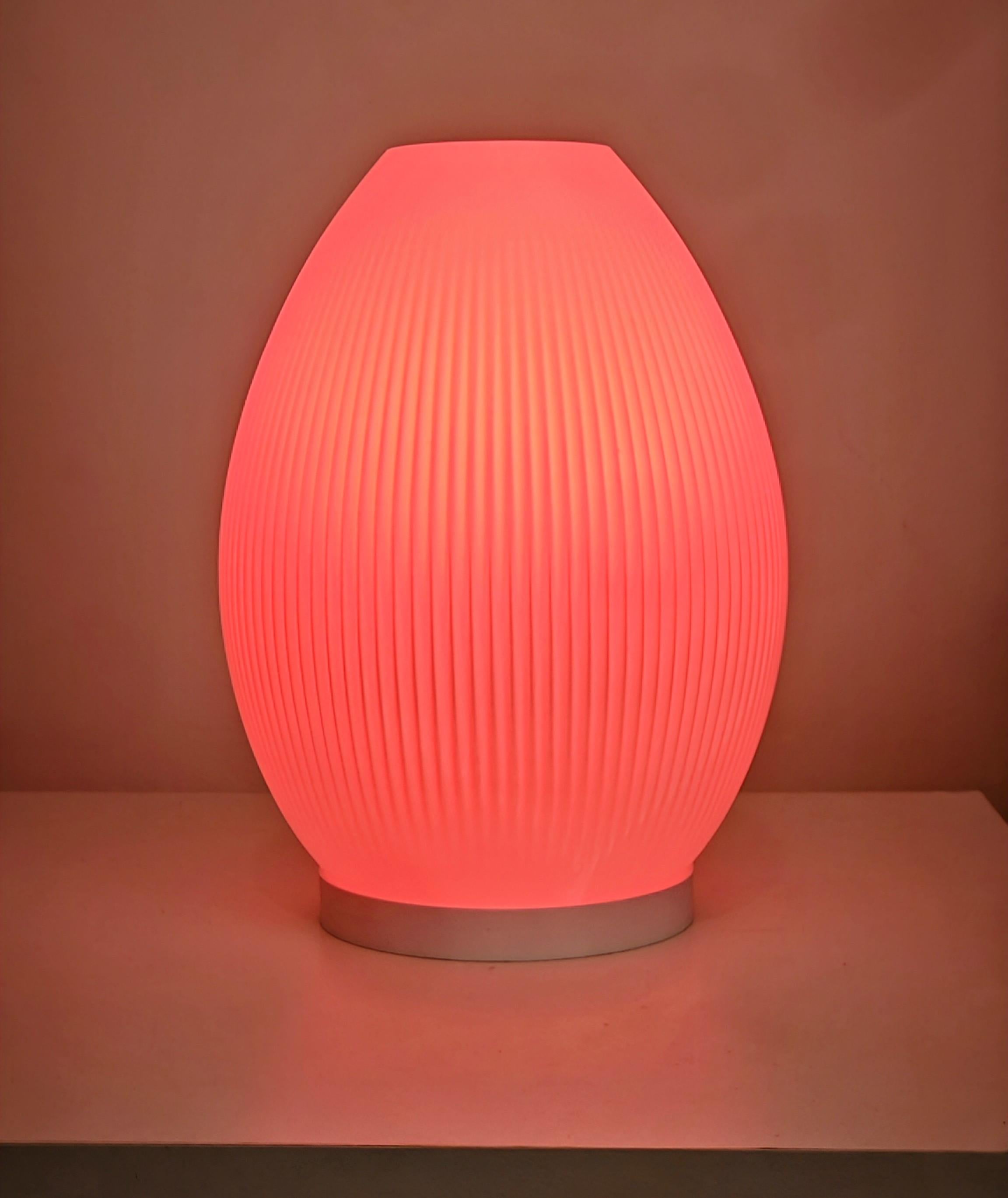 Flame Lampe – 3D Druck Tischlampe 170x230 mm – Handgefertigt aus PLA – Farbe wählbar – Modernes Design / Nachttischlampe / Tischlampe Fehn-factory.de