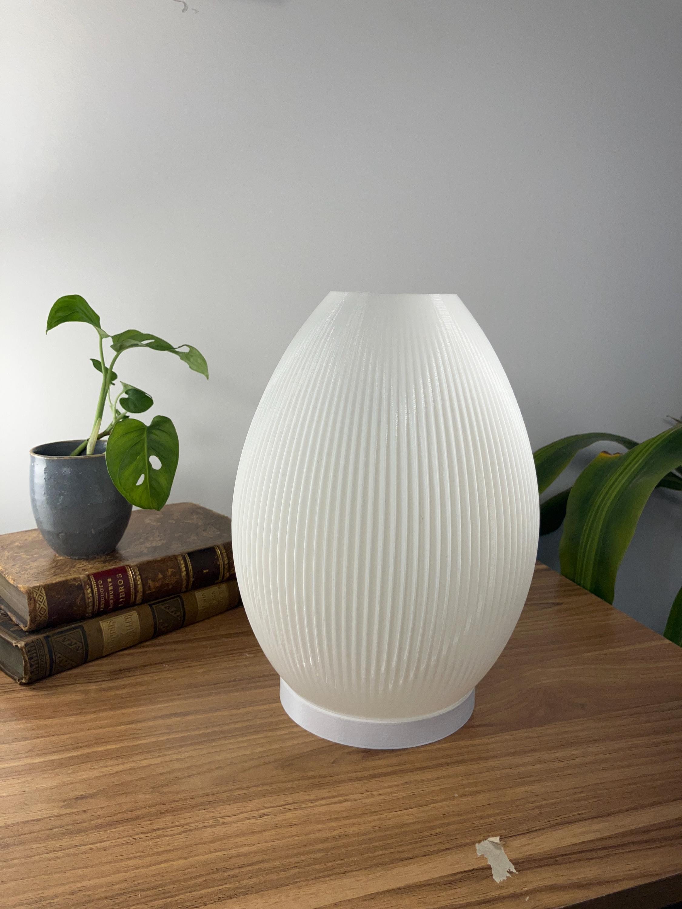 Flame Lampe – 3D Druck Tischlampe 170x230 mm – Handgefertigt aus PLA – Farbe wählbar – Modernes Design / Nachttischlampe / Tischlampe Fehn-factory.de