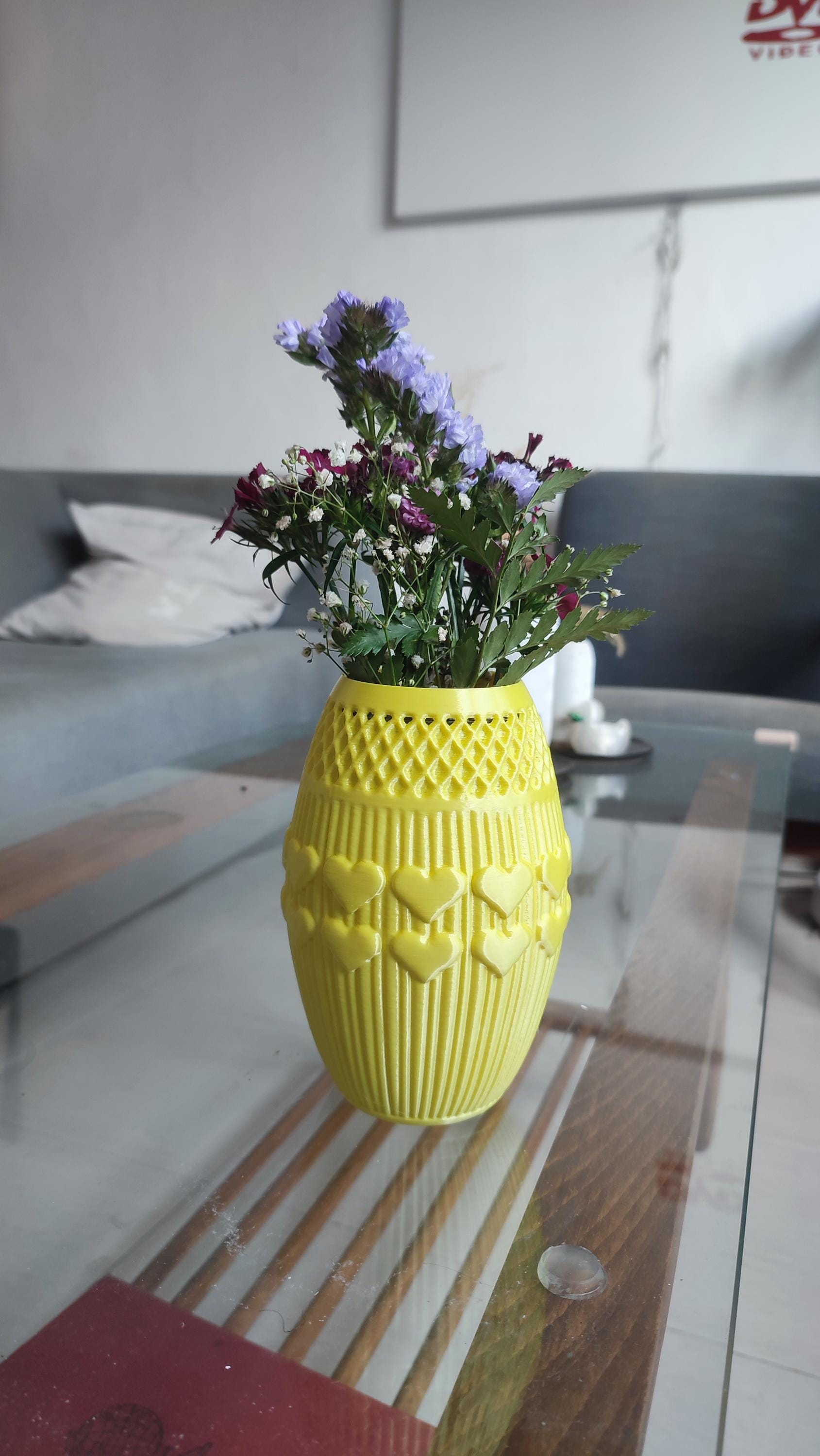 Valentinstag Herzvase – Handgefertigte Blumenvase 10x15 cm – Romantische Tischdeko – Farbe wählbar Fehn-factory.de