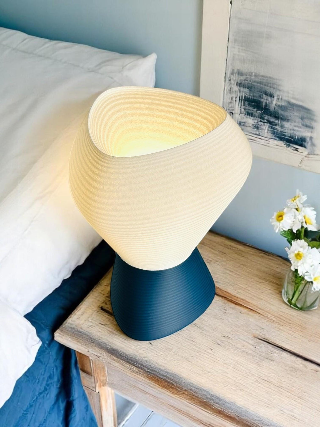 Delta Ridge Tischlampe – Modernes Mid-Century Design –  – Mit verstecktem Fach – Farbe wählbar – Handgefertigt - Nachttischlampe Fehn-factory.de