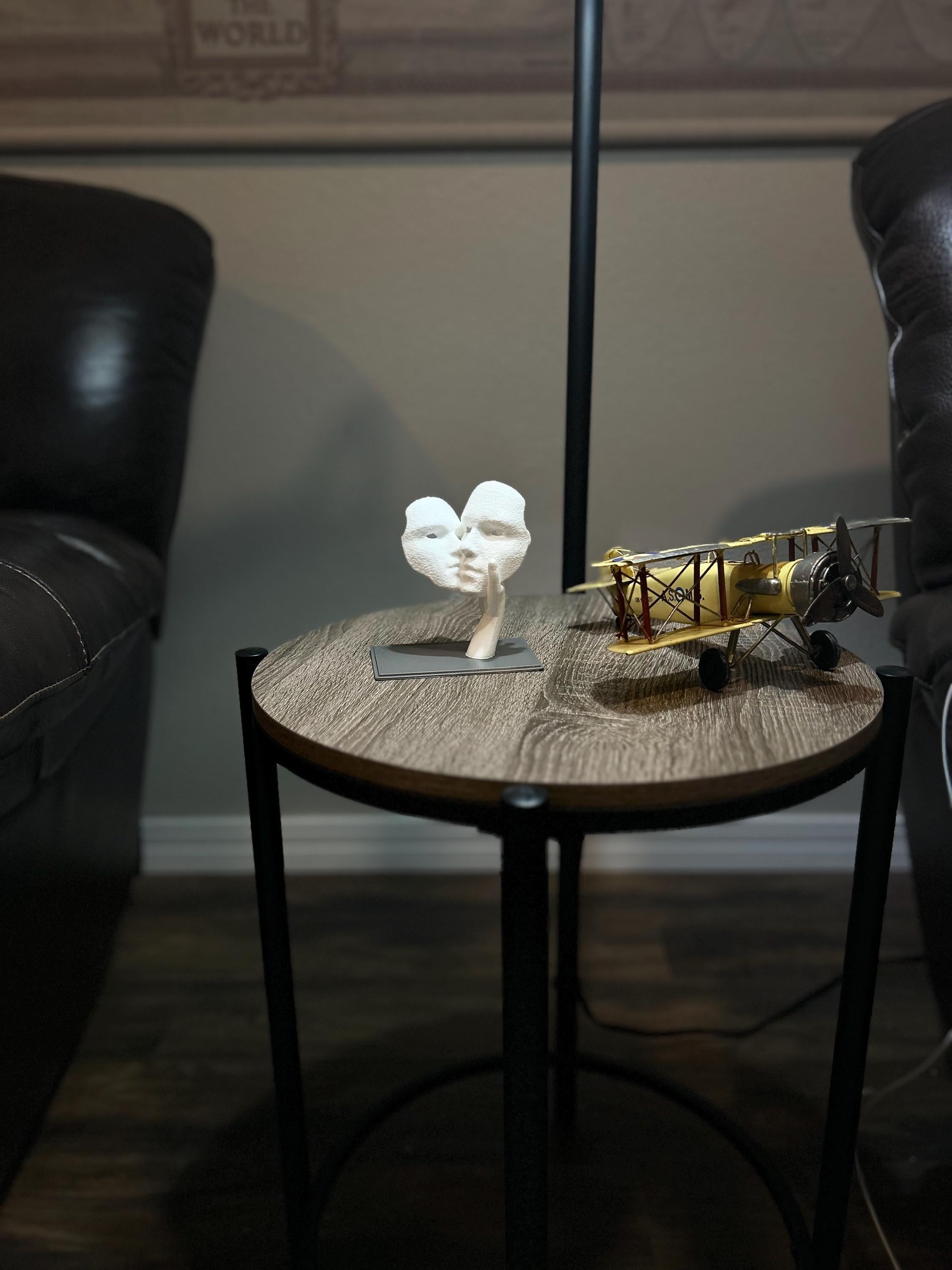 Deko-Skulptur „NOFACES“ – Moderne Gesichts-Skulptur mit Hand Fehn-factory.de