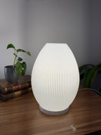 Flame Lampe – 3D Druck Tischlampe 170x230 mm – Handgefertigt aus PLA – Farbe wählbar – Modernes Design / Nachttischlampe / Tischlampe Fehn-factory.de