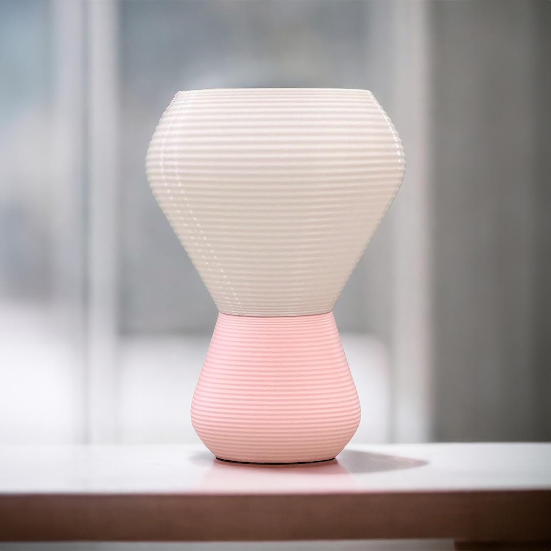 Delta Ridge Tischlampe – Modernes Mid-Century Design –  – Mit verstecktem Fach – Farbe wählbar – Handgefertigt - Nachttischlampe Fehn-factory.de