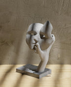 Deko-Skulptur „NOFACES“ – Moderne Gesichts-Skulptur mit Hand Fehn-factory.de