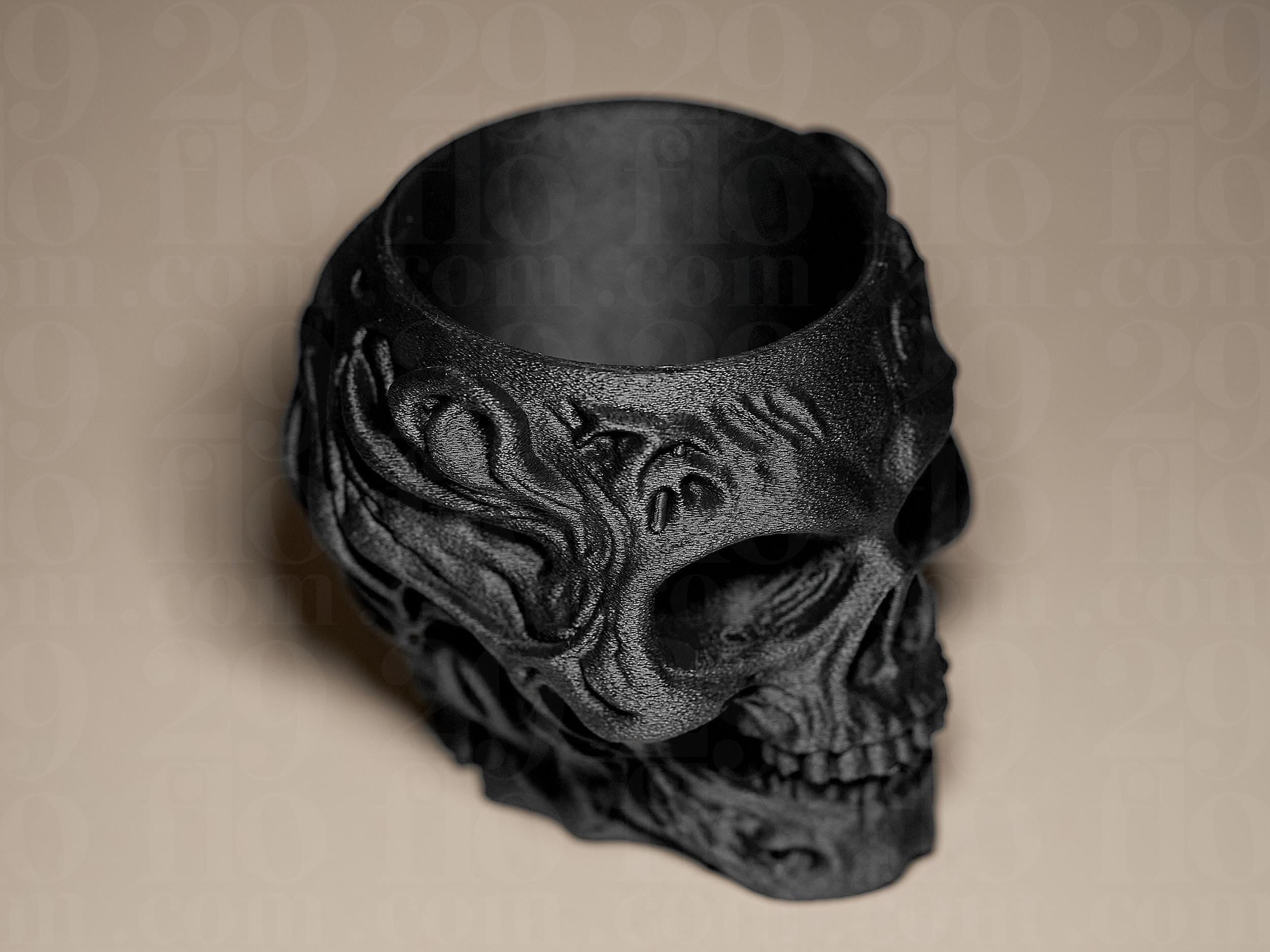 Skull Shaped Holder / Organizer – Schädel Stiftehalter in Schwarz | Halloween Deko & Gothic Organizer Fehn-factory.de