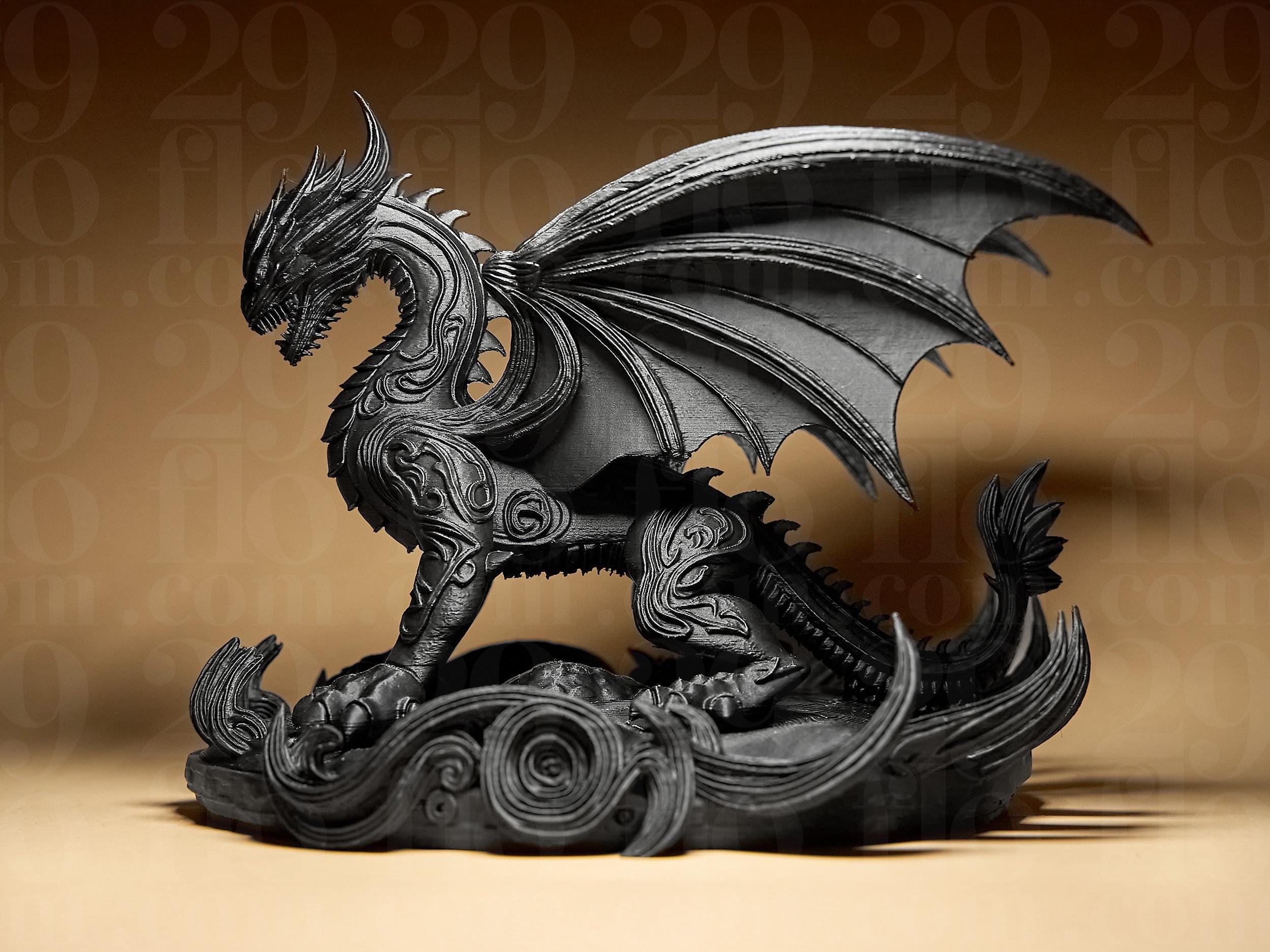 Dragon Statue – Detailreiche Drachenfigur | 3D-gedruckte Fantasy-Skulptur | Schwarzer oder gold-antik bemalter Drache auf Sockel Fehn-factory.de