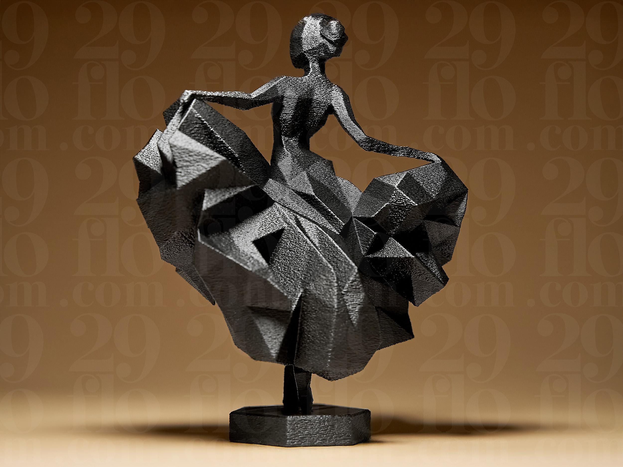 Geometric Ballerina Dancer | Schwarze geometrische Tanzfigur | Moderne 3D-gedruckte Skulptur | Polygon Art | Designer Deko Fehn-factory.de