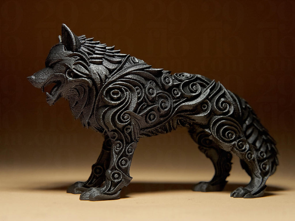 Designer Wolf Sculpture | Schwarze Wolfsfigur Ornament-Struktur | 3D-gedruckte Skulptur | 29Flo Black Series | Symbol für Stärke & Freiheit Fehn-factory.de
