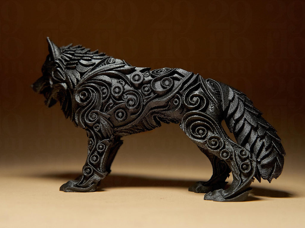 Designer Wolf Sculpture | Schwarze Wolfsfigur Ornament-Struktur | 3D-gedruckte Skulptur | 29Flo Black Series | Symbol für Stärke & Freiheit Fehn-factory.de