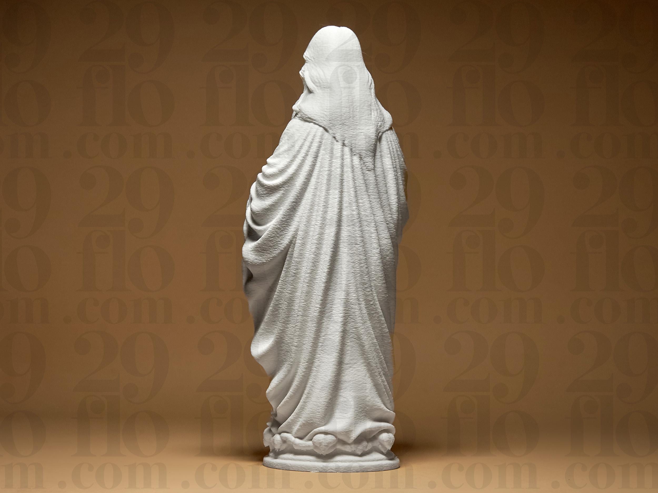 Jesus with Heart Statue | Religiöse Figur im klassischen Stil | Detailreiche Heiligenfigur aus Weiß Fehn-factory.de