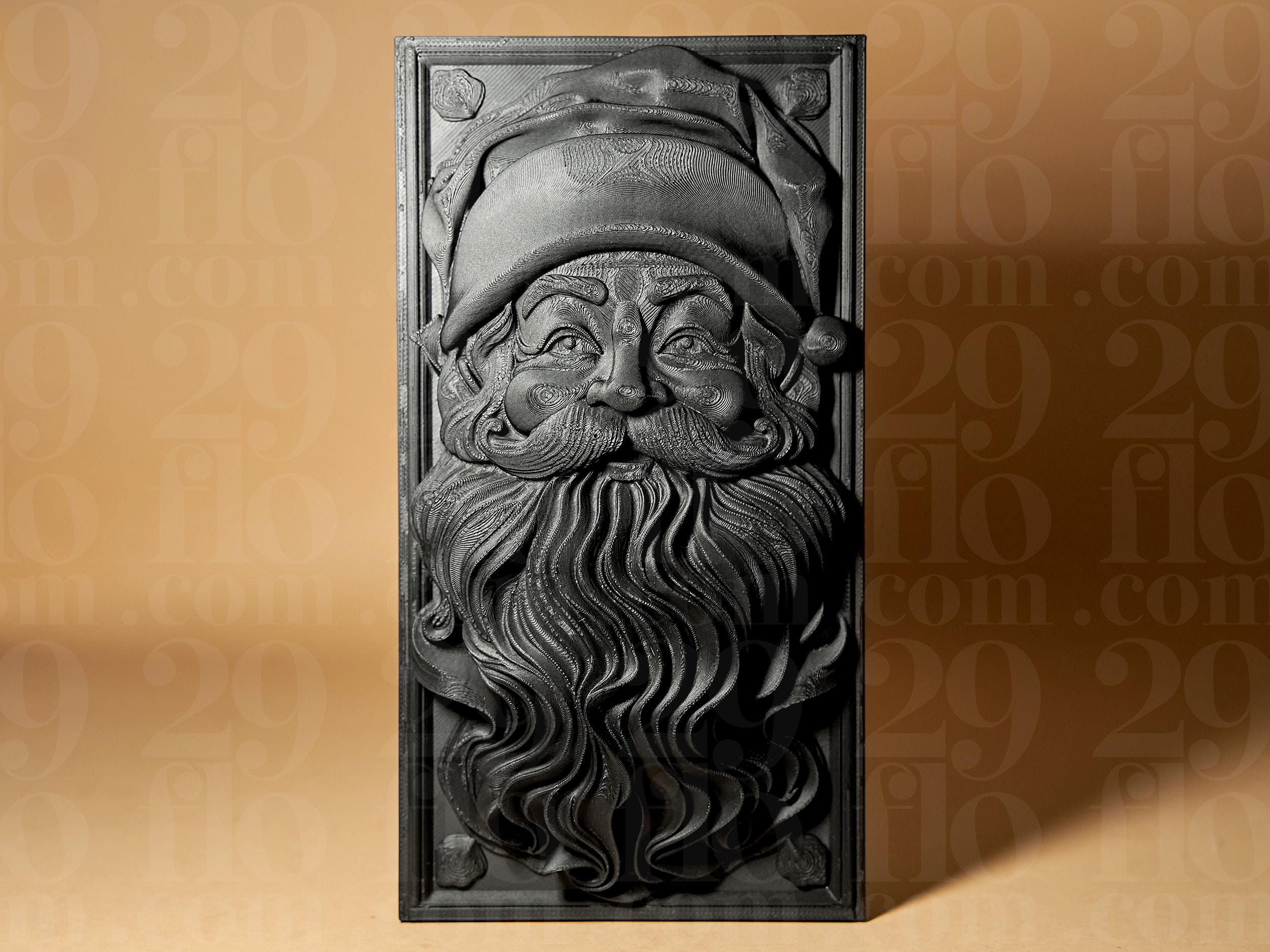 Santa Claus Wandrelief | Weihnachtsmann Dekoration | Kunstvolle Wandfigur in Schwarz oder handbemalt in Silber Fehn-factory.de