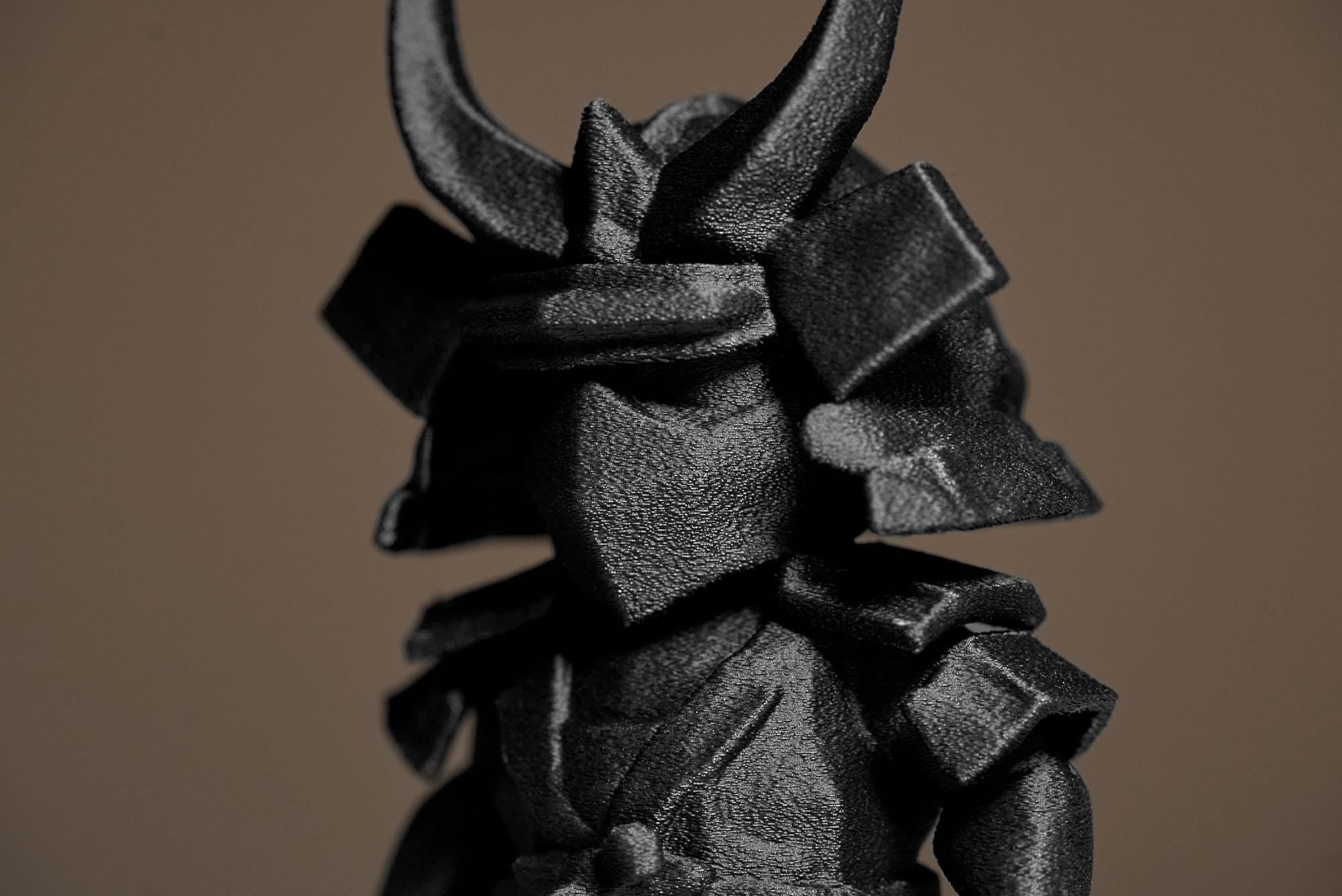 Mini Samurai Decor Figur | Japanischer Krieger Statue | Moderne Kawaii Deko | Dark Art