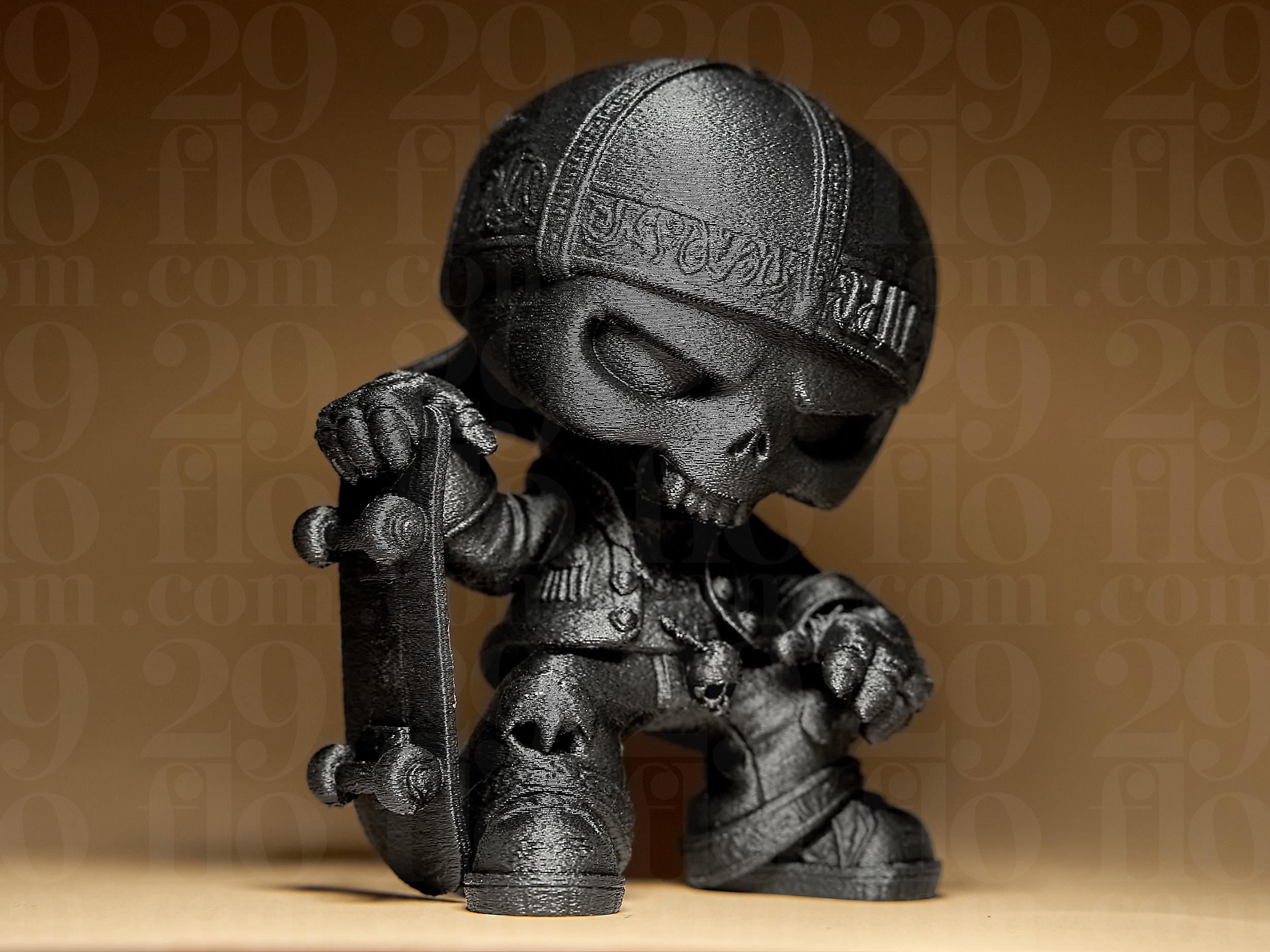 Skeleton Bros #4 – Skater Edition | 3D-gedruckte Totenkopf-Figur | Urban Street Art Deko | Handbemalt in Gold-Antik oder Schwarz Fehn-factory.de