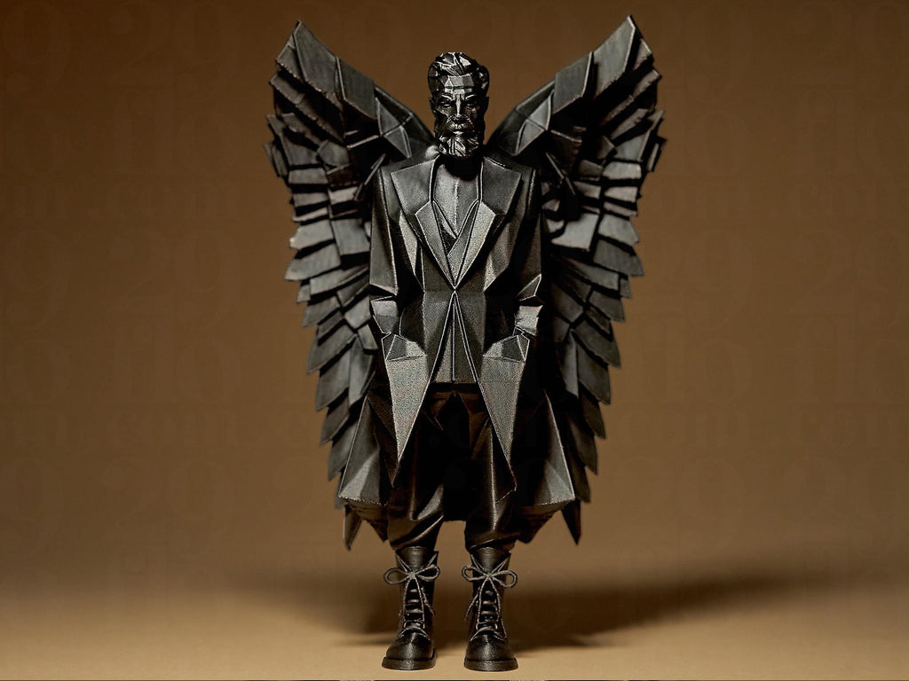 Modern Angel Sculpture | Schwarze Engelsfigur im Anzug | 3D-gedruckte Skulptur im geometrischen Design Fehn-factory.de