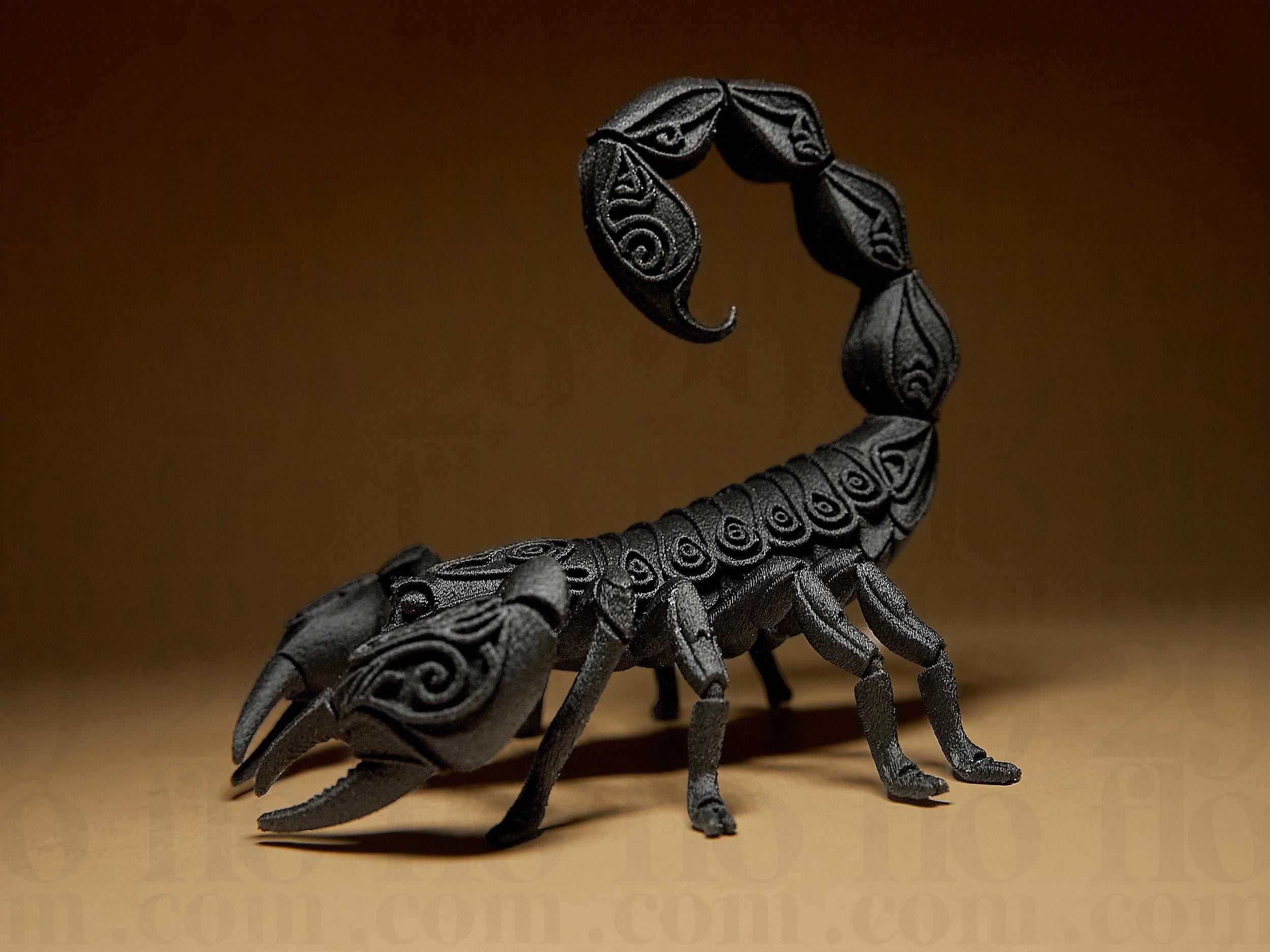Designer Scorpion Sculpture | Schwarze Skorpionfigur im modernen 3D-Design | Dekorative Skulptur mit Ornamentstruktur Fehn-factory.de