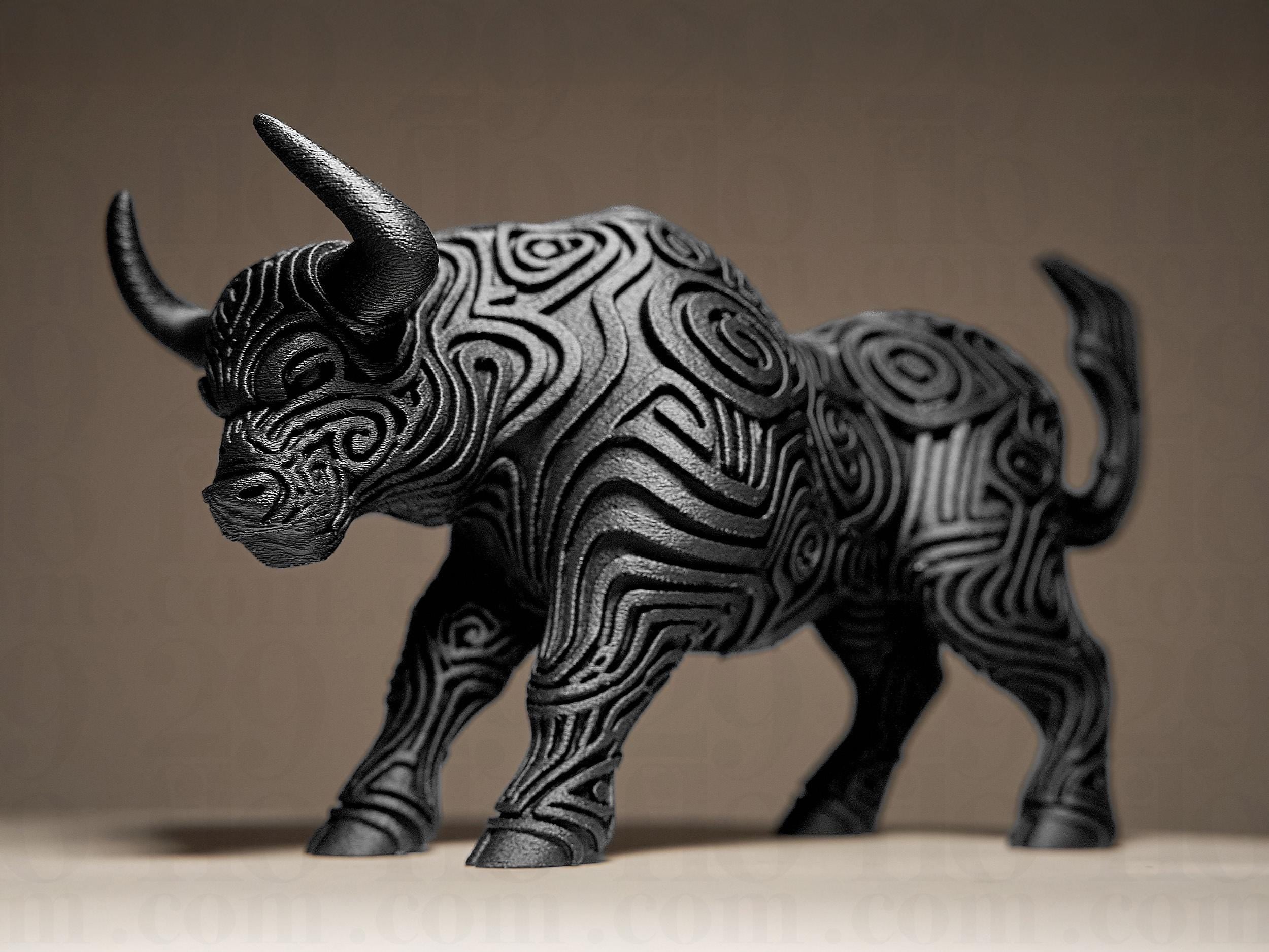 Designer Bull Sculpture | Schwarzer Stier im modernen Stil | 3D-gedruckte Kunstskulptur mit Ornamentstruktur Fehn-factory.de