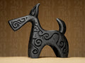Abstract Dog Sculpture #1 | Schwarze 3D-gedruckte Designfigur | Moderner Hund aus der Black Series Fehn-factory.de
